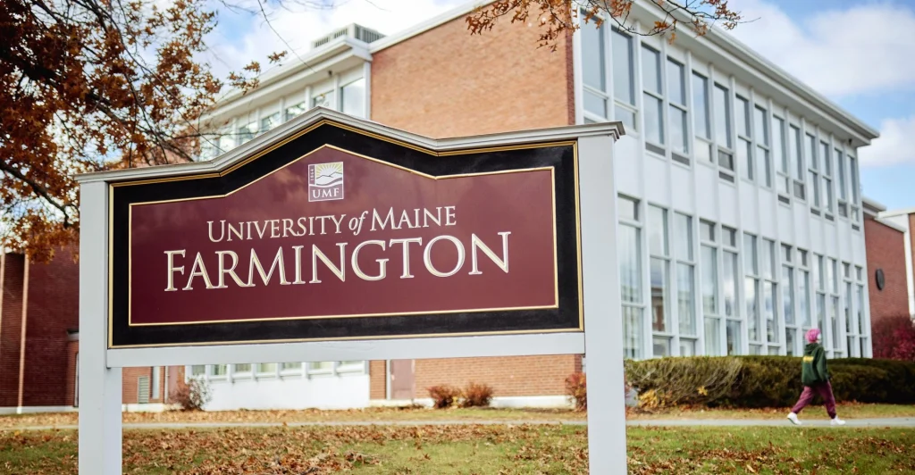 University of Maine at Farmington sign