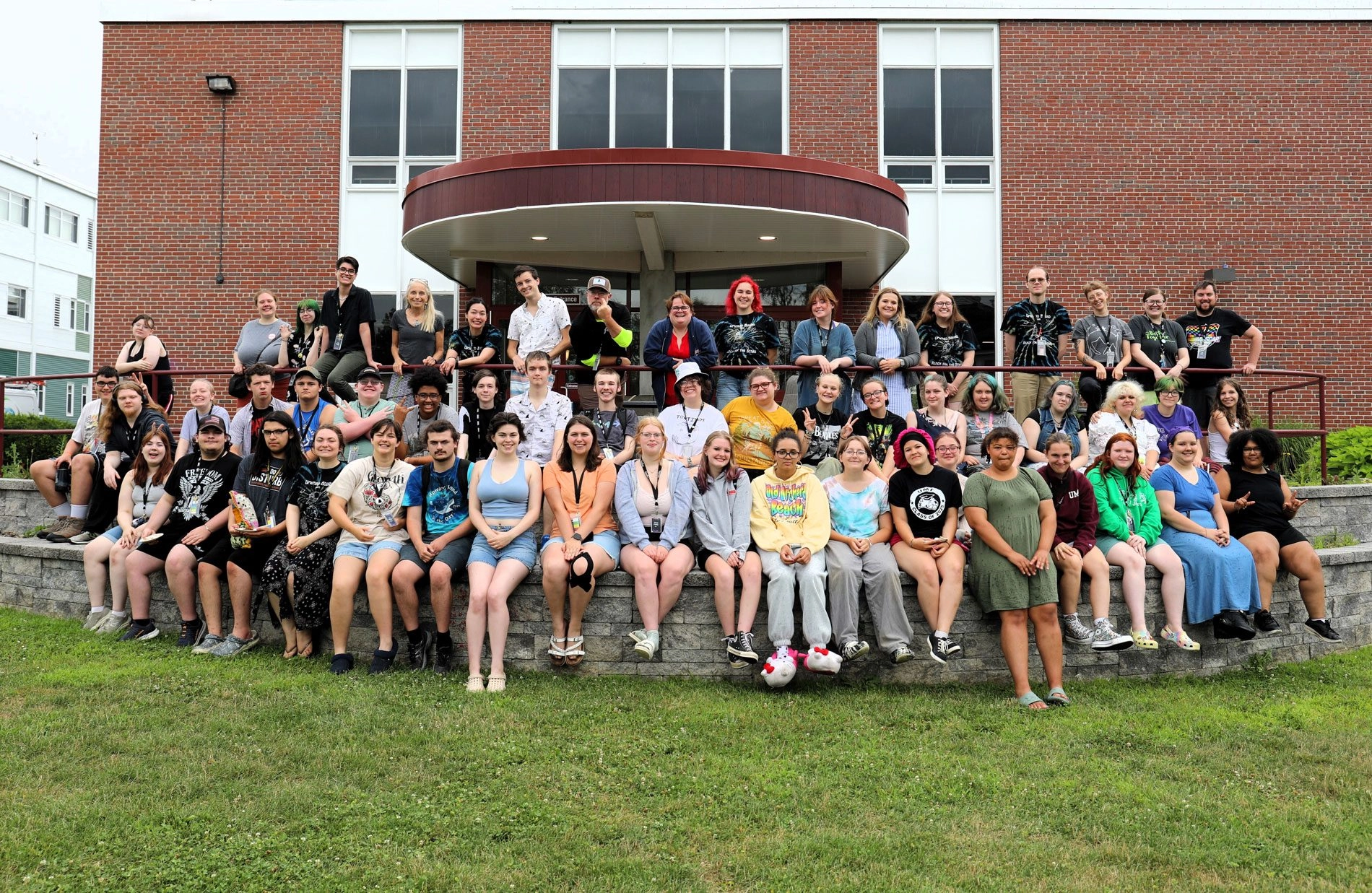 Group photo of all the 2025 Upward Bound Students in front of Mantor Library